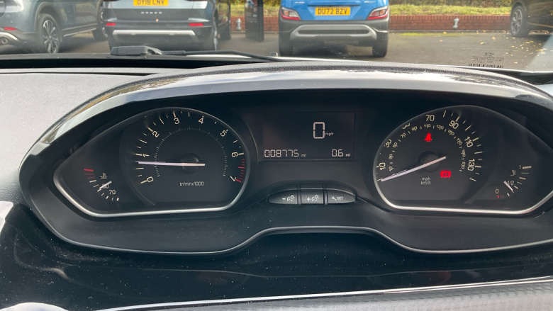 Peugeot 2008 1.2 PureTech 110 Signature 5dr Petrol Estate